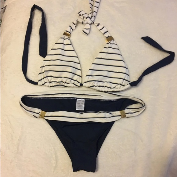 2 piece bikini - Picture 1 of 3